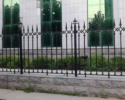 安誠護欄為您提供優質的鐵藝護欄及定做價格